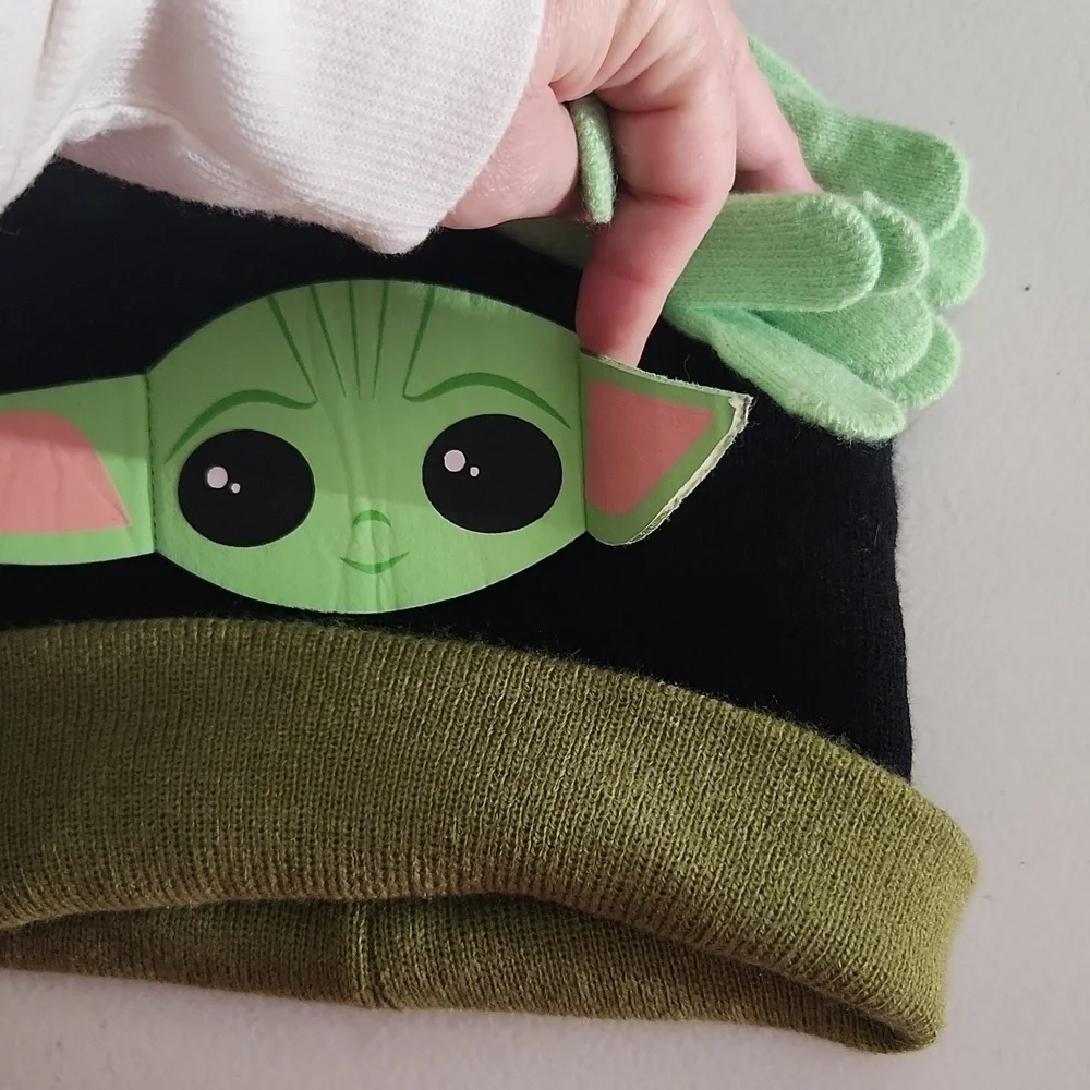 Star Wars Mandalorian hat and glove one size Disney NEW NWT beanie